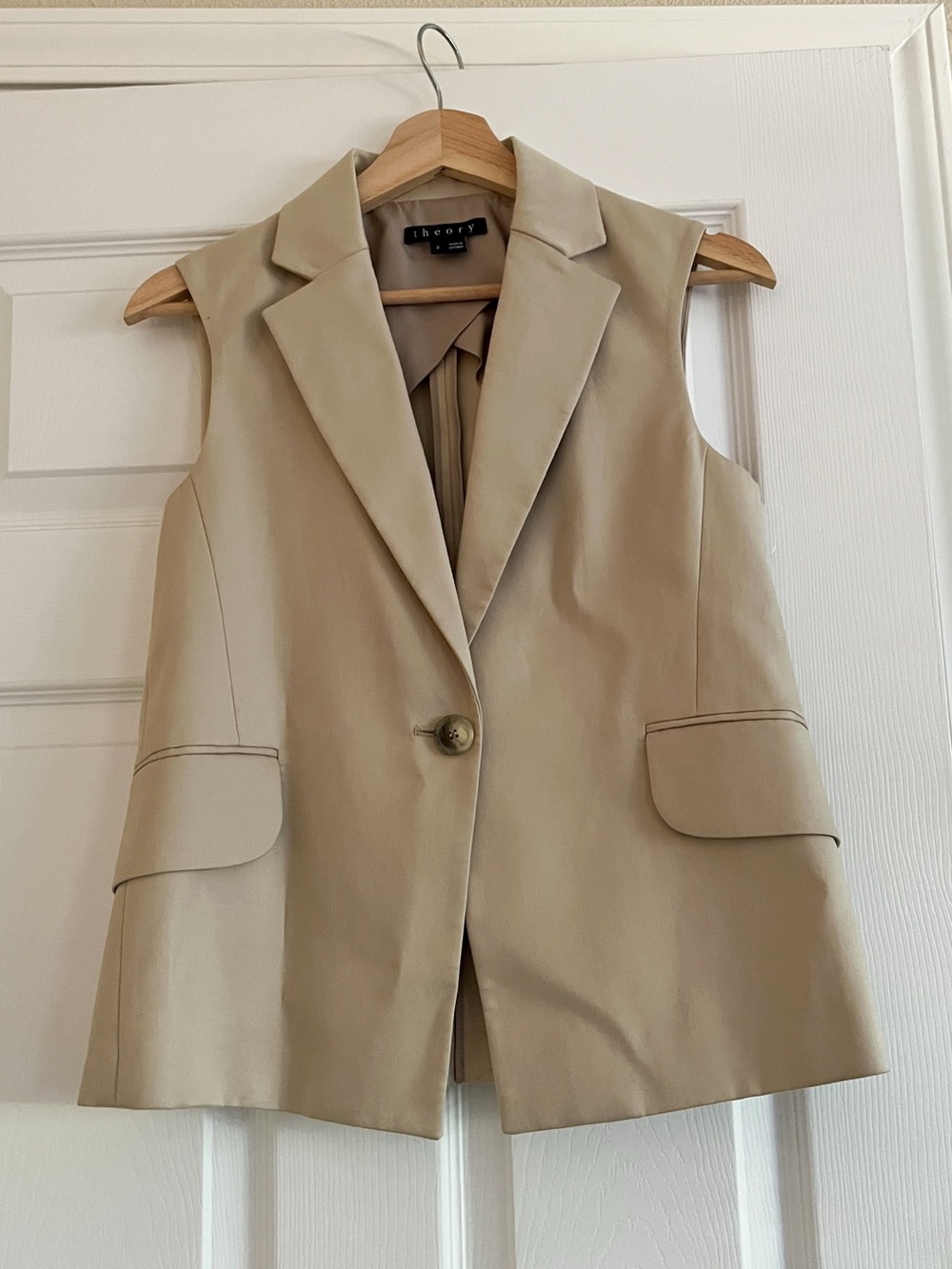 Theory Sleeveless Blazer Vest in Light Beige in Size 2
